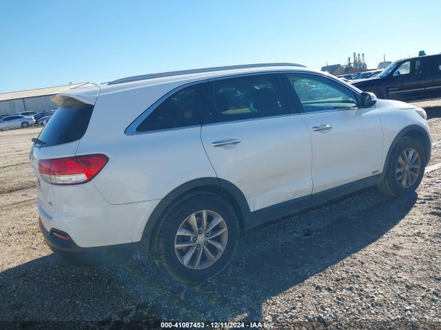 2016 Kia Sorento 2.4l Lx მანქანა იყიდება აუქციონზე, vin: 5XYPGDA33GG061132, აუქციონის ნომერი: 41087453
