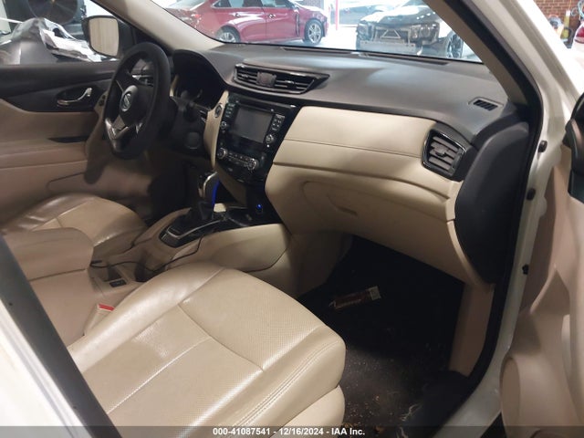 Nissan ROGUE SV 2017 KNMAT2MT8HP535821 Image 5