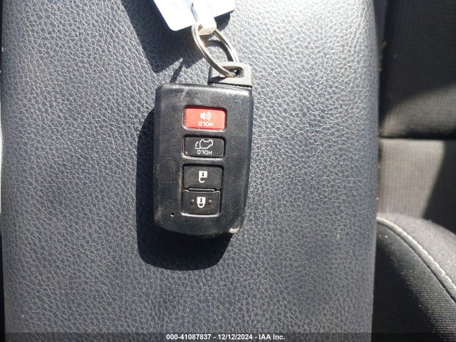 JTMWFREV3JJ751672 Toyota Rav4 Adventure/xle