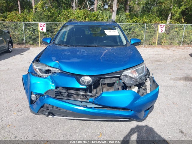 JTMWFREV3JJ751672 Toyota Rav4 Adventure/xle