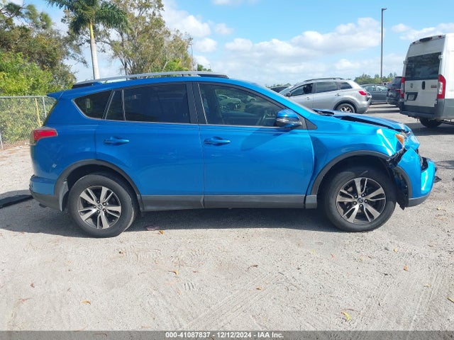 JTMWFREV3JJ751672 Toyota Rav4 Adventure/xle