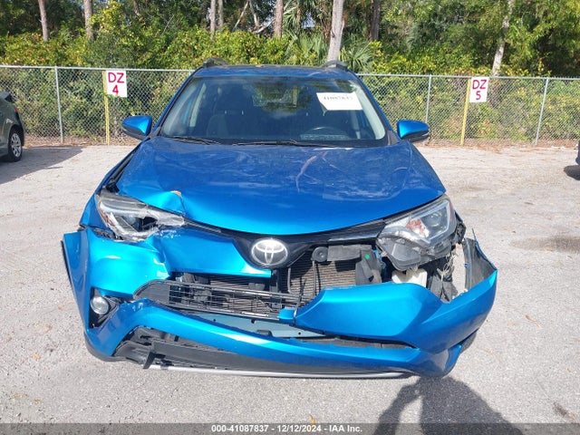 JTMWFREV3JJ751672 Toyota Rav4 Adventure/xle