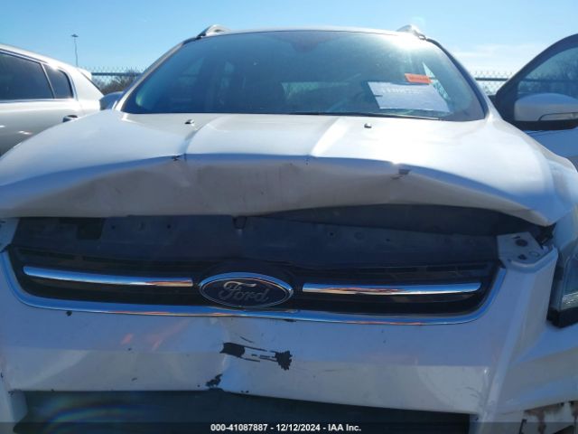 1FMCU0J94FUC59716 Ford Escape Titanium