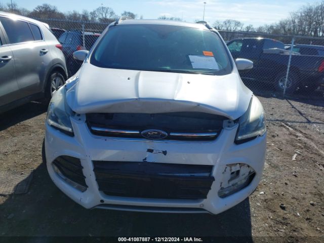 1FMCU0J94FUC59716 Ford Escape Titanium