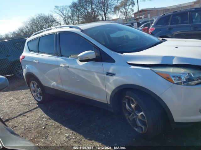 1FMCU0J94FUC59716 Ford Escape Titanium