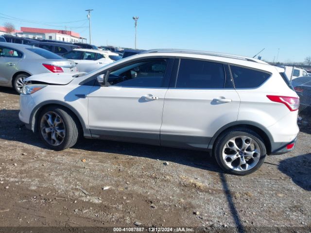 1FMCU0J94FUC59716 Ford Escape Titanium