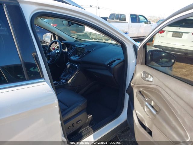 1FMCU0J94FUC59716 Ford Escape Titanium