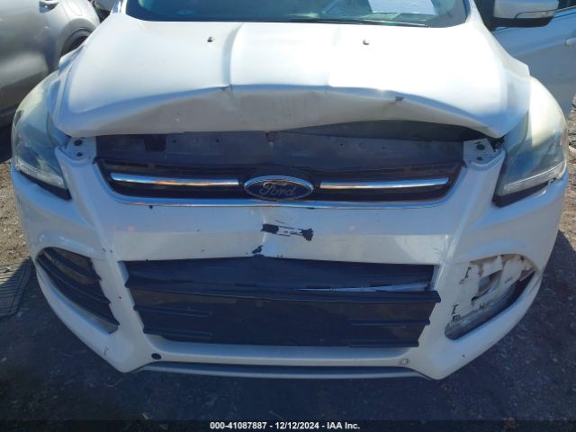 1FMCU0J94FUC59716 Ford Escape Titanium