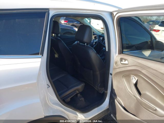 1FMCU0J94FUC59716 Ford Escape Titanium