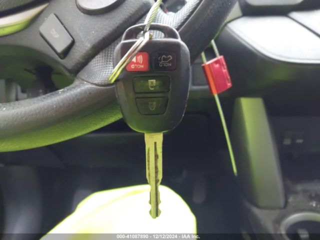2T3ZFREV3GW310888 Toyota RAV4 LE