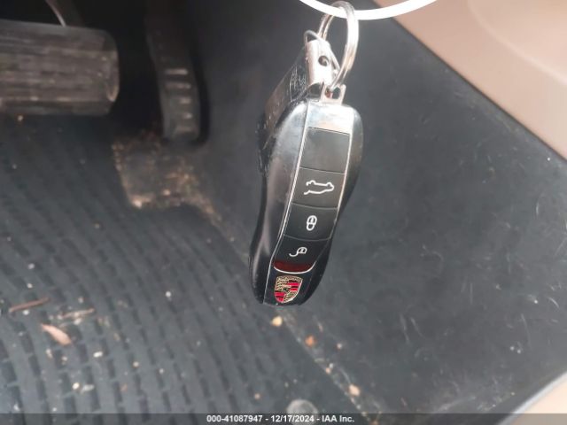 2017 PORSCHE CAYENNE WP1AA2A22HKA87556 Photo 10