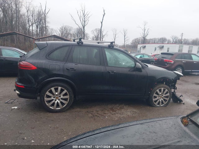 Porsche Cayenne Platinum Edition 2017 WP1AA2A22HKA87556 Image 14