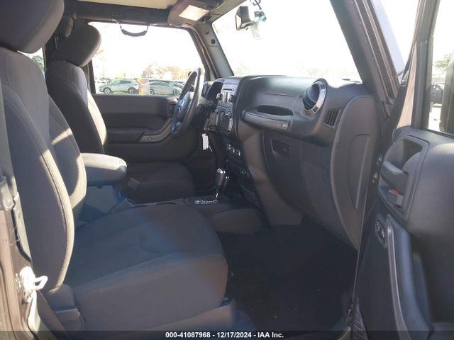 1C4AJWAG5HL617260 Jeep Wrangler Sport 4x4