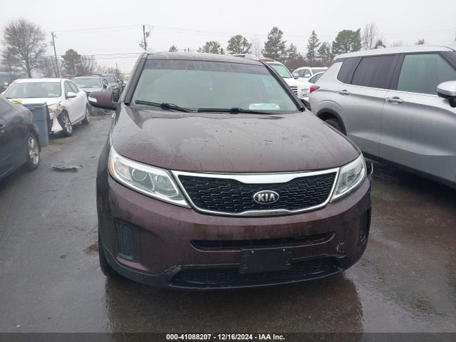 KIA Sorento Lx V6 2015 5XYKTDA79FG605205 Image 12