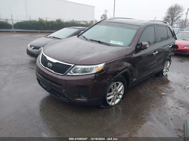 KIA Sorento Lx V6 2015 5XYKTDA79FG605205 Image 2