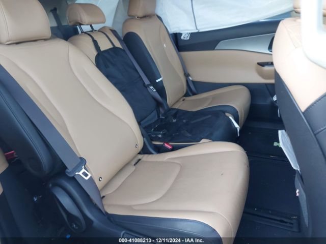 KNDNB4H31N6148412 KIA Carnival Mpv Lx Seat Package
