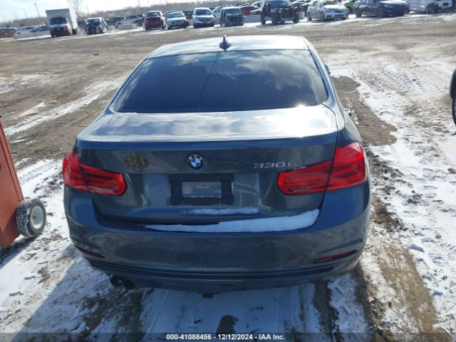 WBA8B9C3XHK885909 BMW 330I