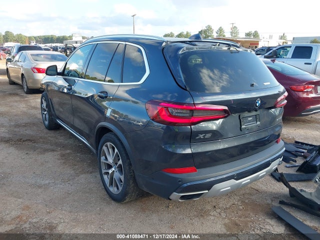 2021 BMW X5 5UXCR4C03M9G75110 Photo 2