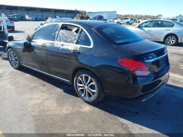 55SWF4JB3FU047063 Mercedes-Benz C 300 Luxury/sport