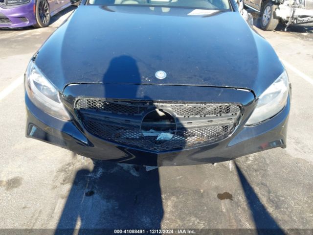 55SWF4JB3FU047063 Mercedes-Benz C 300 Luxury/sport