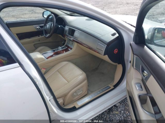 2009 JAGUAR XF SAJWA05BX9HR40923 Photo 4