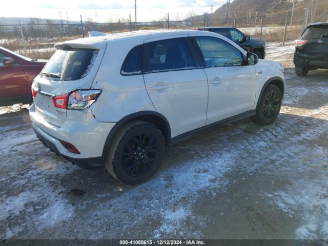 2018 MITSUBISHI OUTLANDER SPORT JA4AR3AU7JU003513 Photo 3