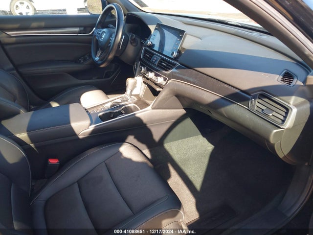 1HGCV1F31NA118079 Honda Accord Sport