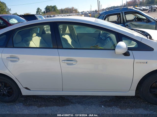 Toyota Prius 2015 JTDKN3DU3F0424449 Image 14