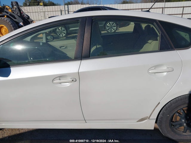 Toyota Prius 2015 JTDKN3DU3F0424449 Image 15