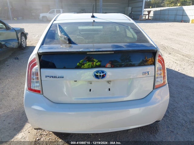 Toyota Prius 2015 JTDKN3DU3F0424449 Image 17