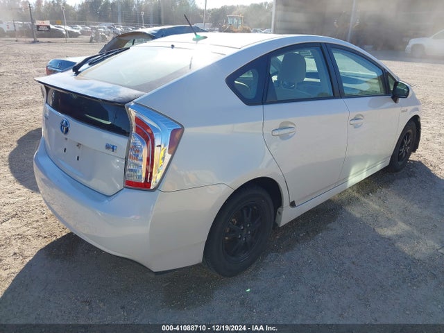Toyota Prius 2015 JTDKN3DU3F0424449 Image 4