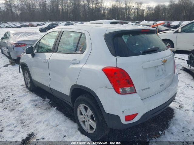 3GNCJNSB6HL285010 Chevrolet TRAX LS