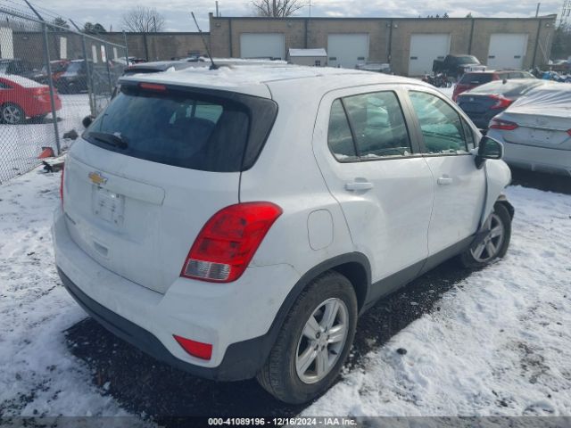 3GNCJNSB6HL285010 Chevrolet TRAX LS