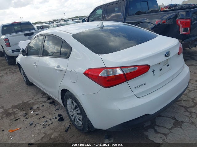 KIA FORTE LX 2016 KNAFK4A68G5484640 Image 3