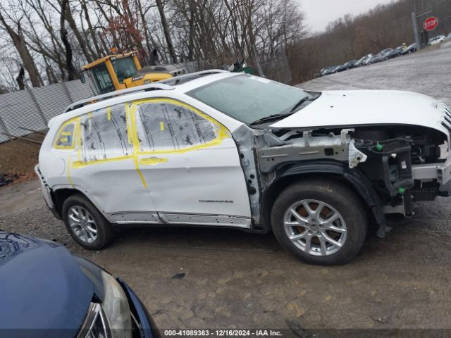 1C4PJLLB6JD584666 Jeep Cherokee Latitude Plus Fwd