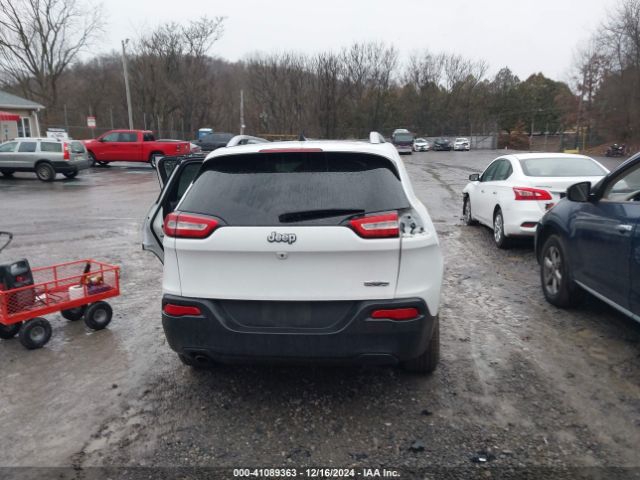 1C4PJLLB6JD584666 Jeep Cherokee Latitude Plus Fwd