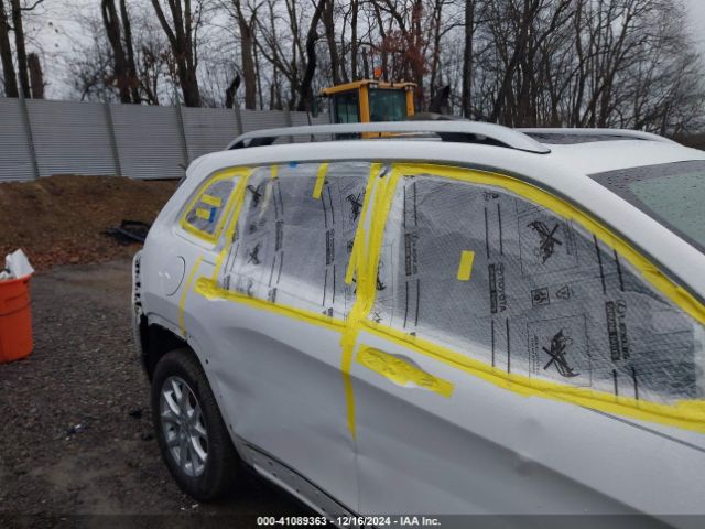 1C4PJLLB6JD584666 Jeep Cherokee Latitude Plus Fwd