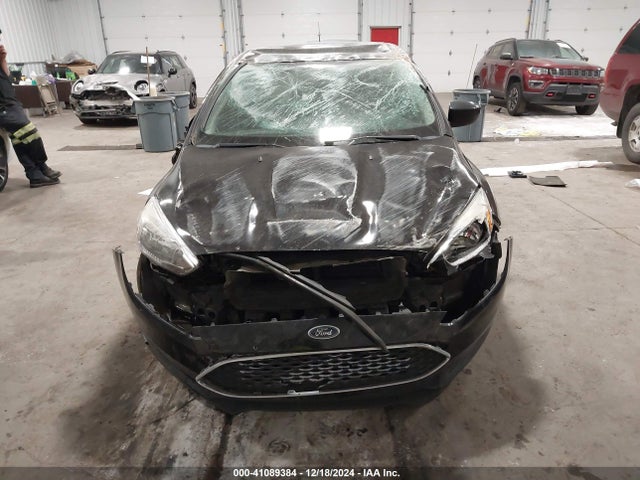 1FADP3K22JL206035 Ford FOCUS SE