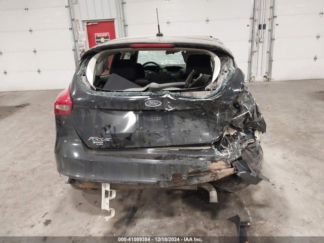 1FADP3K22JL206035 Ford FOCUS SE