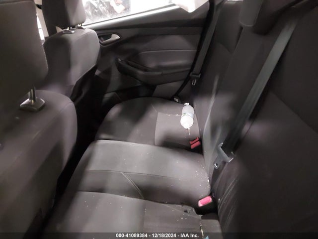 1FADP3K22JL206035 Ford FOCUS SE