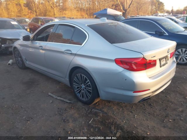 2019 BMW 540I WBAJE7C57KWW15776 Photo 2