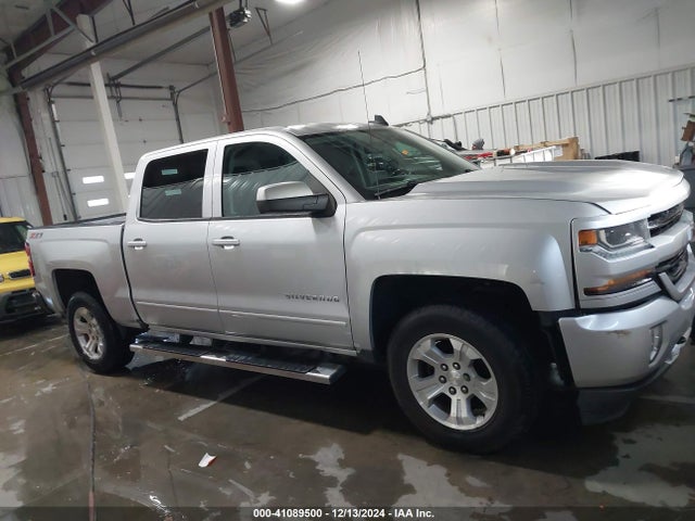 3GCUKREC6HG186864 Chevrolet Silverado 1500 2lt