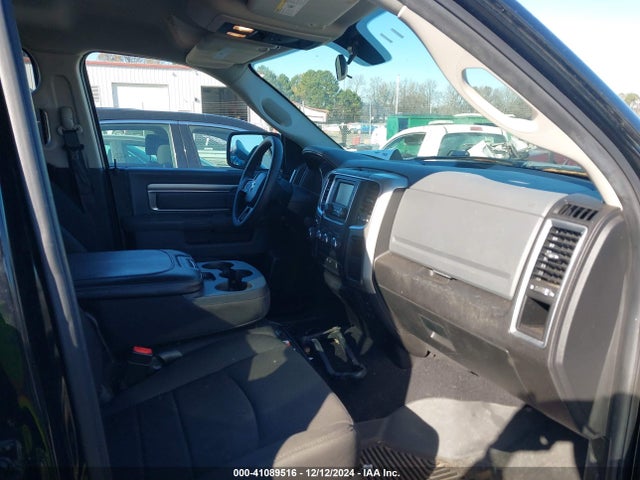 1C6RR7LT4KS709900 RAM 1500 Classic Warlock  4x4 5'7 Box