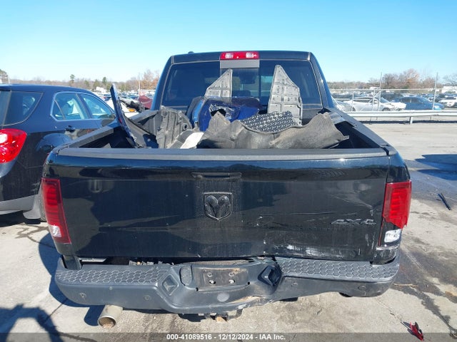 1C6RR7LT4KS709900 RAM 1500 Classic Warlock  4x4 5'7 Box
