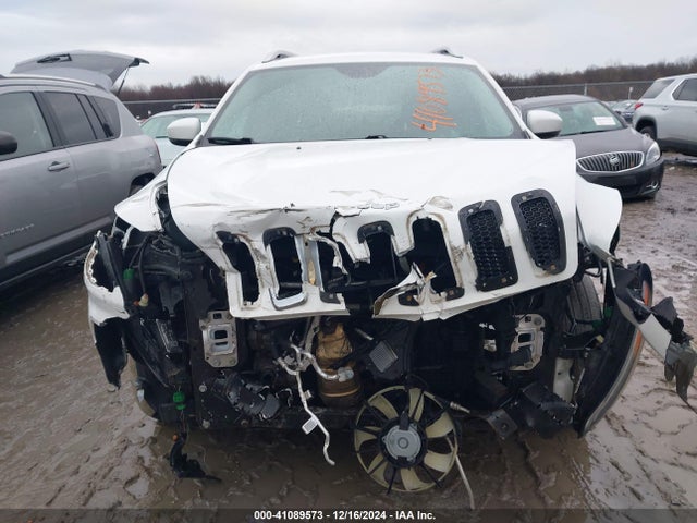 1C4PJMJX7JD594353 Jeep Cherokee Overland 4x4