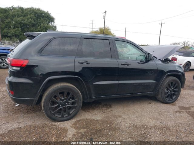 1C4RJEAGXJC392451 Jeep Grand Cherokee Altitude 4x2