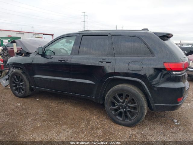 1C4RJEAGXJC392451 Jeep Grand Cherokee Altitude 4x2