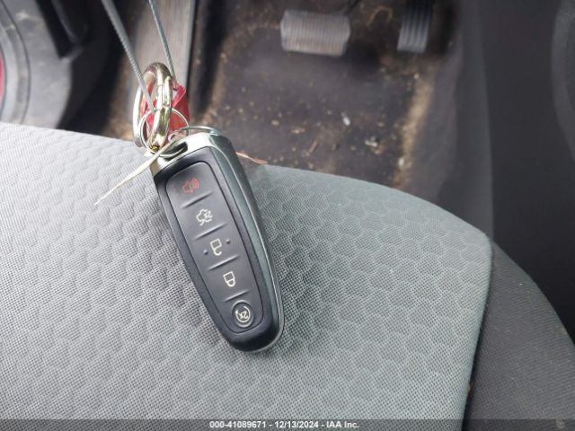 1FMCU0GD1KUB58252 Ford ESCAPE SE