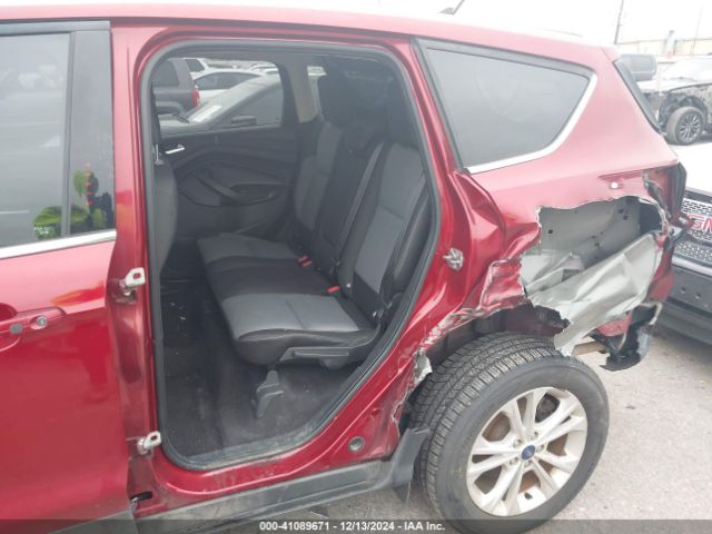 1FMCU0GD1KUB58252 Ford ESCAPE SE
