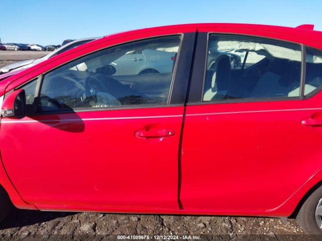 JTDKDTB3XF1094588 Toyota Prius C One